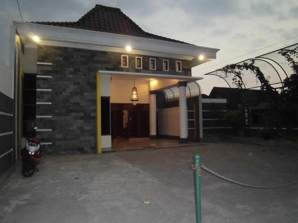 يوغياكارتا Griya Putri Dewi Guesthouse المظهر الخارجي الصورة